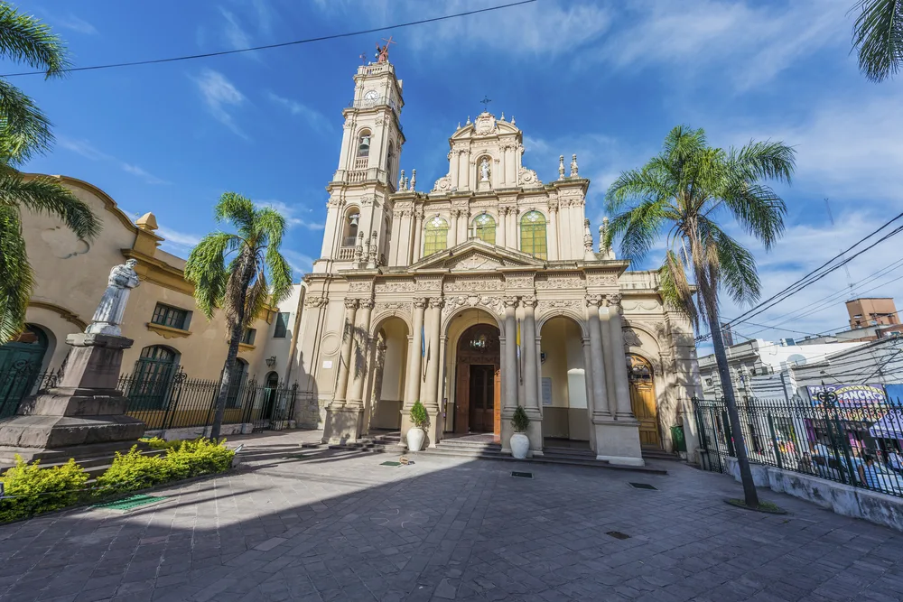 Image from the POV of a photographer standing in front of a cathedral in San Salvador's historic district