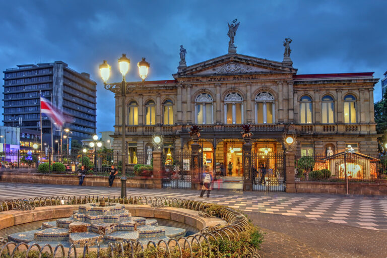 The 15 Best Places to Visit in Central America (Updated for 2024)