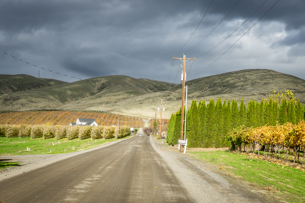 Gloomy day with clouds overhead in Yakima Valley, one of the best places to take a day trip to when in Seattle