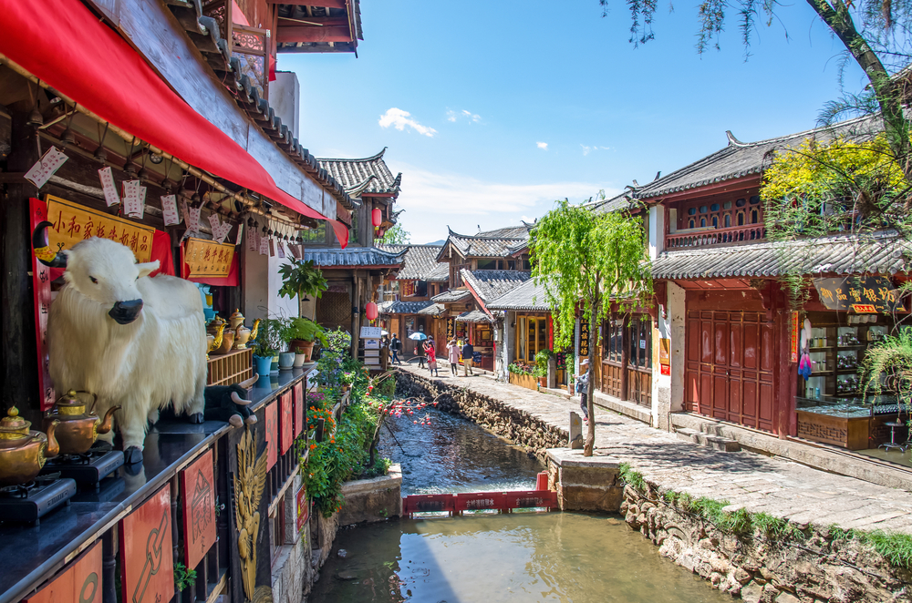 Daytime view of the historic old town of Lijiang, a UNESCO heritage site and also one of the best places to visit in China