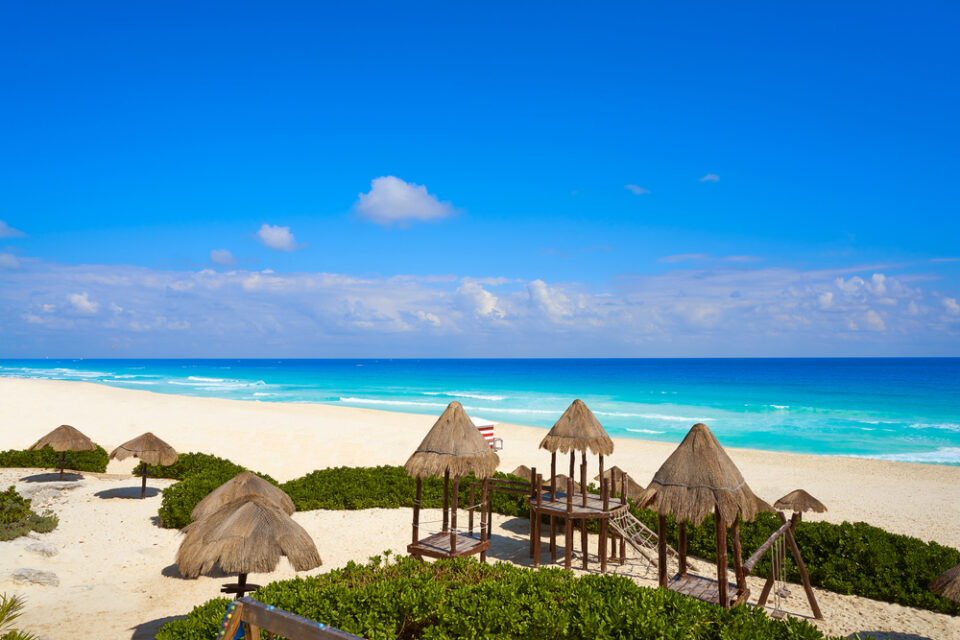 The 2024 Guide to the Cancun Seaweed Season