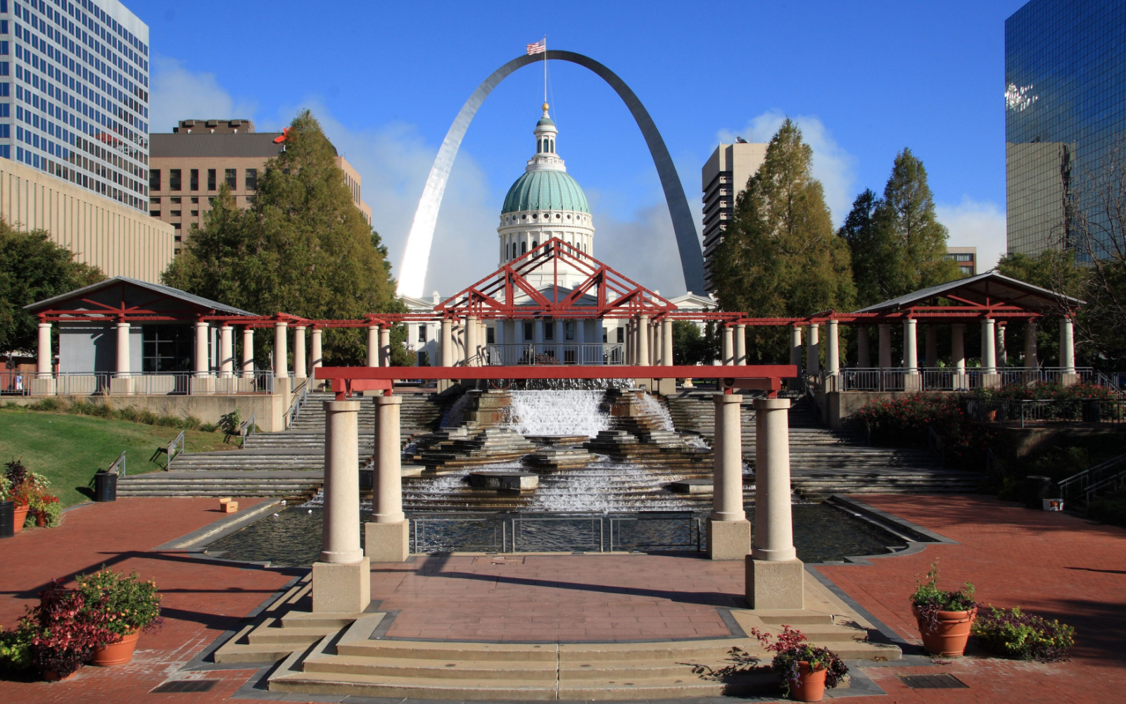 The Best & Worst Times to Visit St. Louis (Updated for 2024)