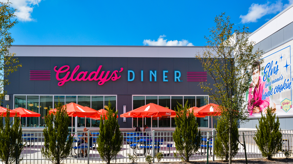 Outside of Glady's Diner in Memphis, situated in the south part of town, one of the best areas to stay when in Memphis