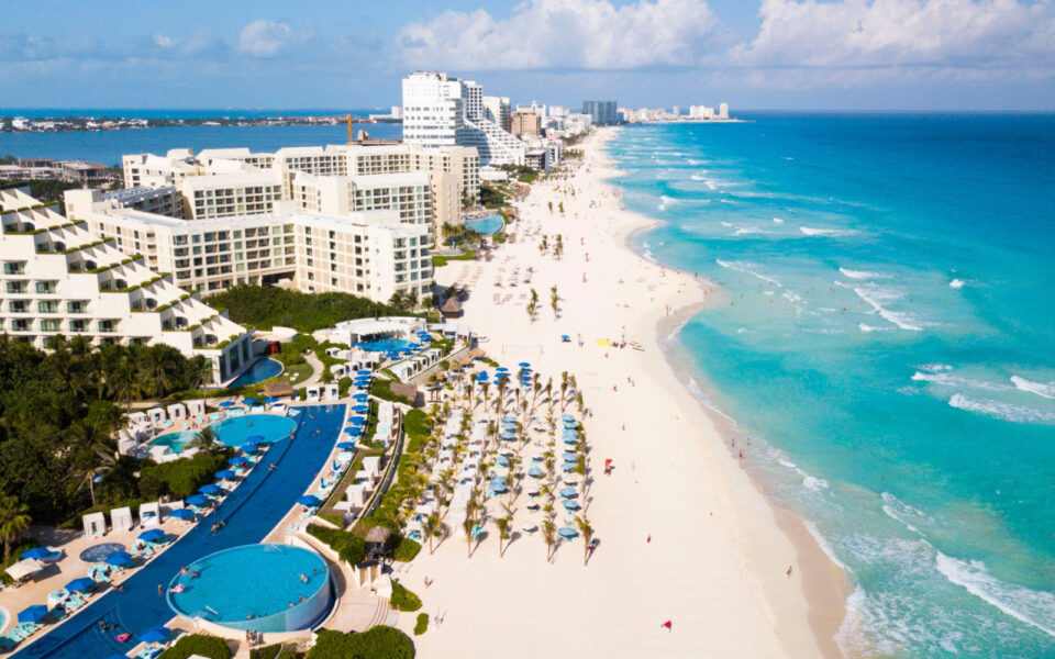 how much do it cost to go to cancun mexico