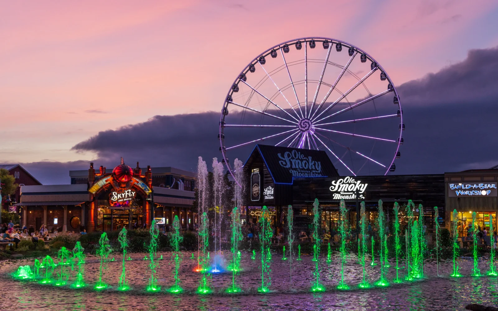 What a Trip to Pigeon Forge Costs in 2023 | Average Prices