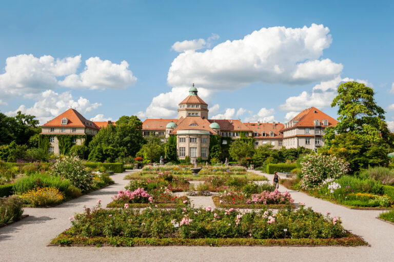 📅 The Best & Worst Times to Visit Munich in 2025 (Our Take)