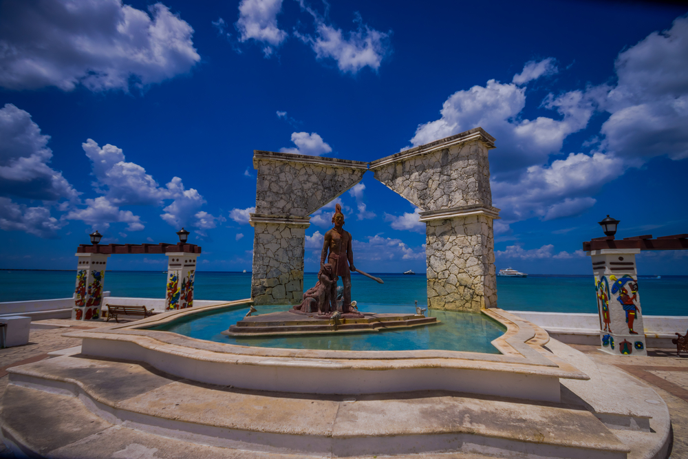 COZUMEL, MEXICO - MARCH 23, 2017: A seaside monument to Gonzalo Guerrero along the malecon in the port of Cozumel/Fotos593/Shutterstock