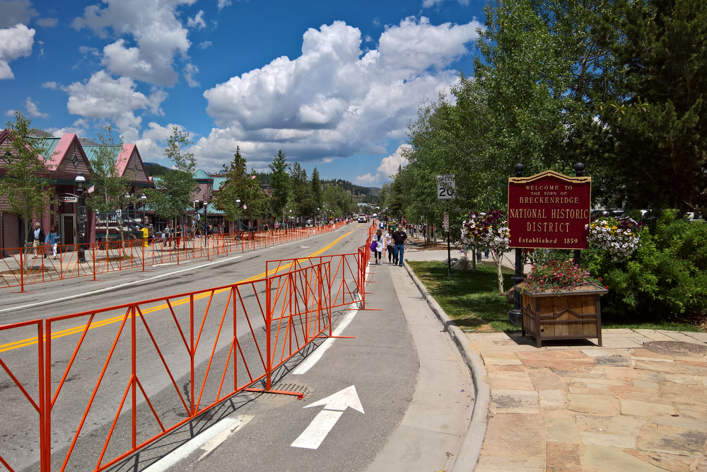 People mulling about during the fall, the cheapest time to visit Breckenridge
