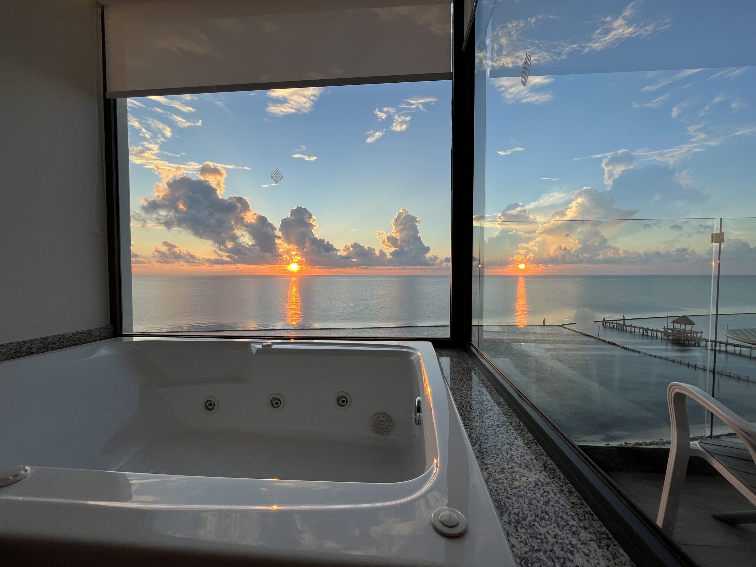 View from the jacuzzi out over the ocean