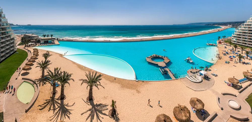 The largest swimming pool of San Alfonso del Mar, located in Chile, one of the facts recorded in the Guinness World Record.