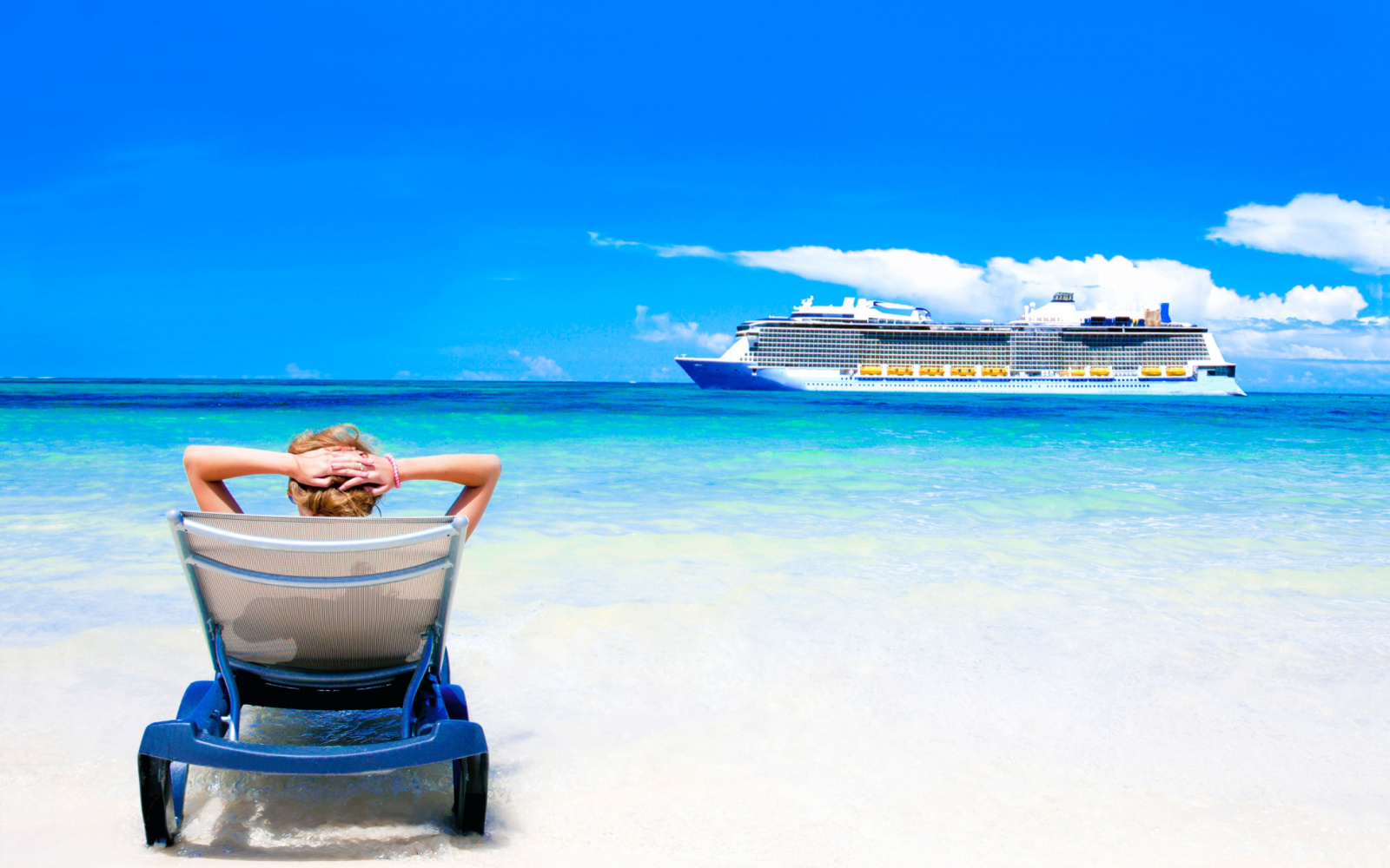 How Much Is a Cruise to the Bahamas in 2023? (For All Budgets)