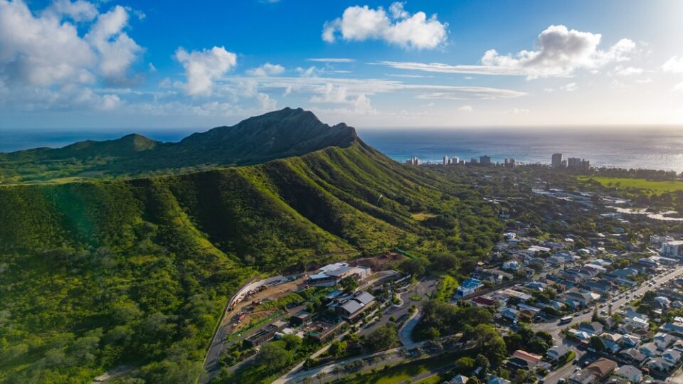 Which airlines fly to hawaii updated for 2025 