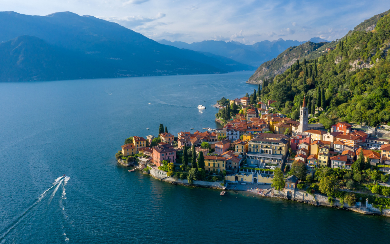 The Best & Worst Times to Visit Lake Como in 2024
