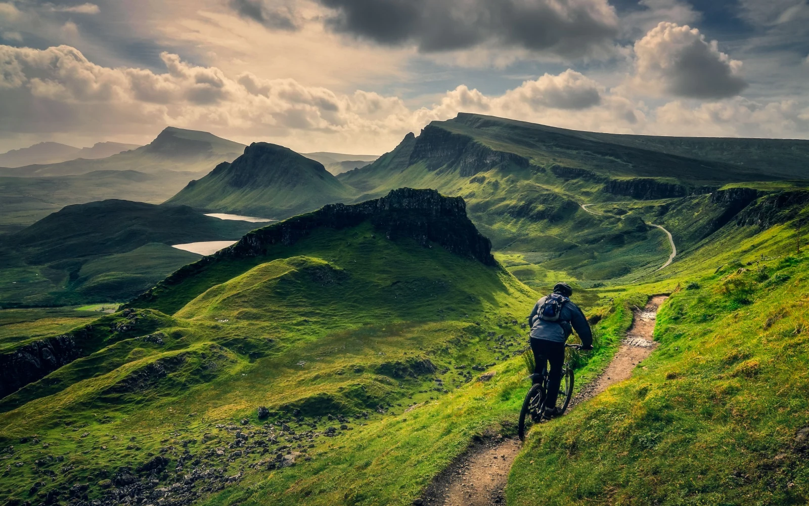 The Best & Worst Times to Visit Scotland in 2024