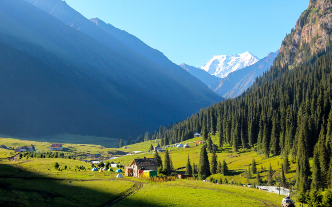 📅 The Best & Worst Times to Visit Kyrgyzstan in 2025 (Our Take)