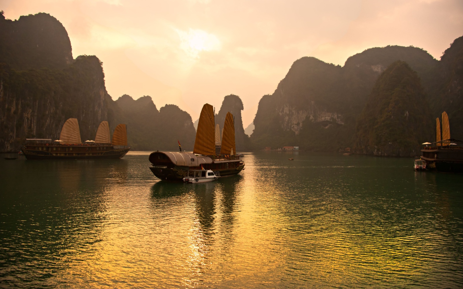 The Best & Worst Times to Visit Vietnam in 2024 (Our Take)