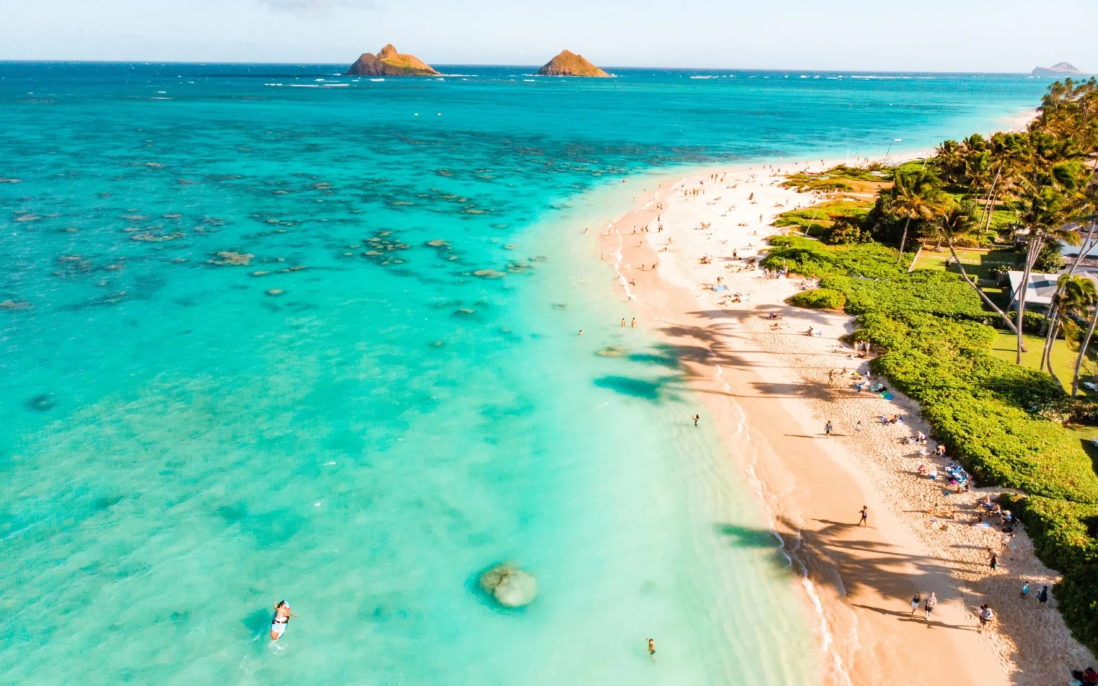 Lanikai Beach Guide 2025 – Sunrise, Parking & Things to Do
