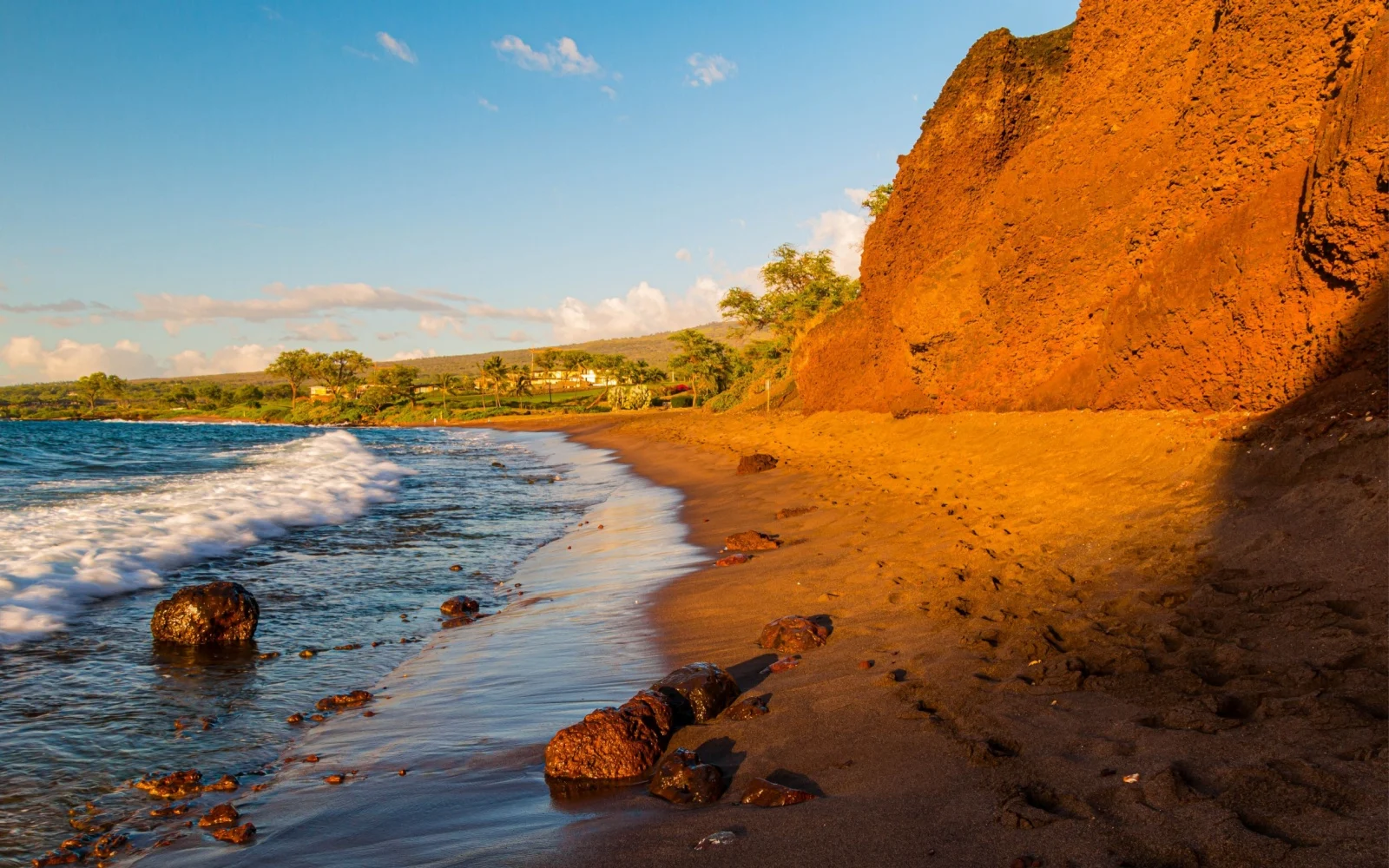 Oneuli Black-Sand Beach: Maui’s Underrated Lava Gem