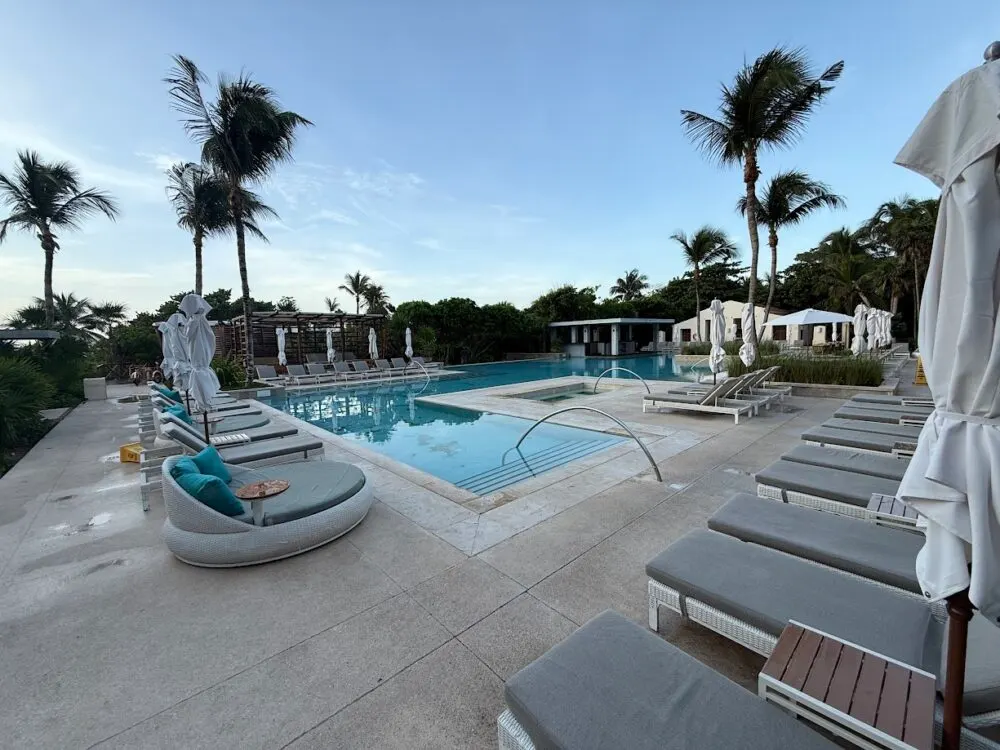 Another view of the La Escondida pool at Unico