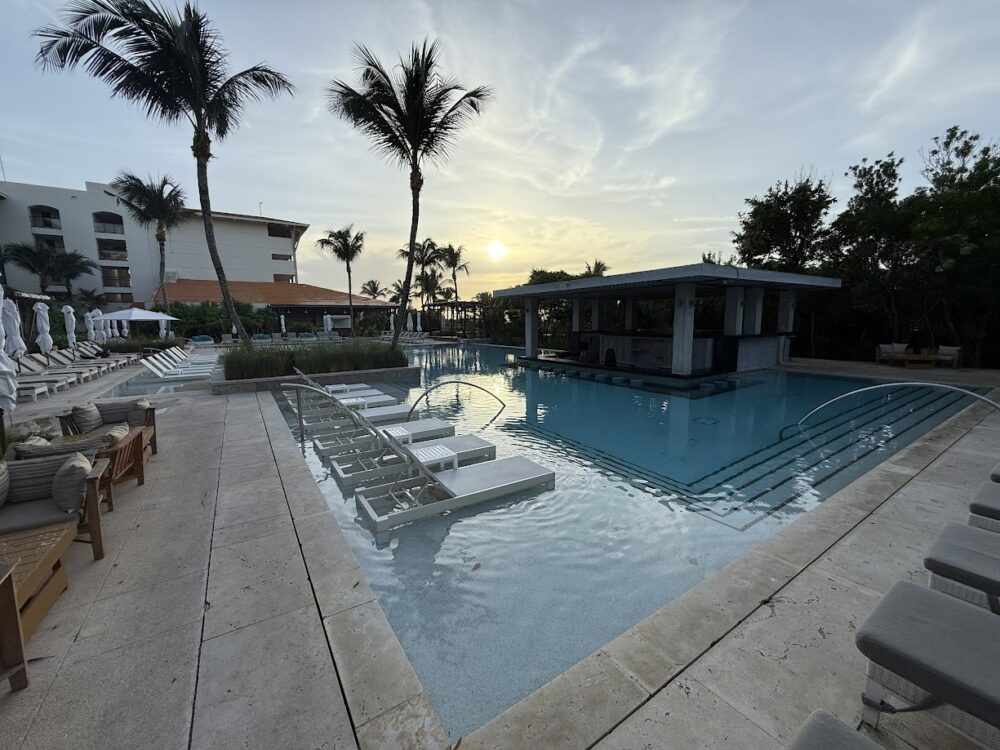 Bar by the La Escondida Pool at Unico Riviera Maya