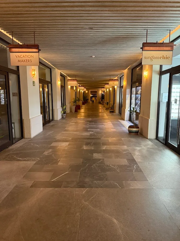 Lot of little boutiques at Unico Riviera Maya