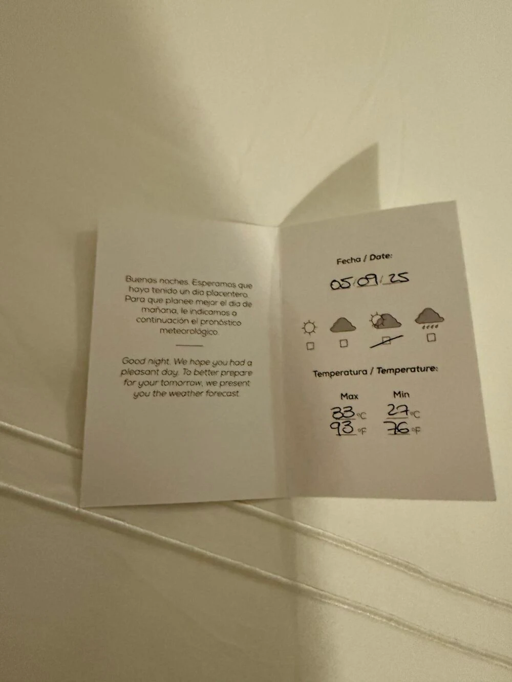 Little temperature card on the Grand Velas Riviera Maya bed